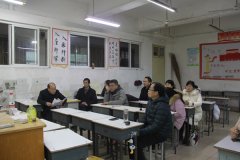 南阳工业学校各党支部组织党员集体学习十九届五中全会精神
