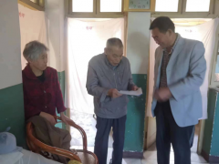 南阳工业学校开展重阳节慰问离退休干部活动