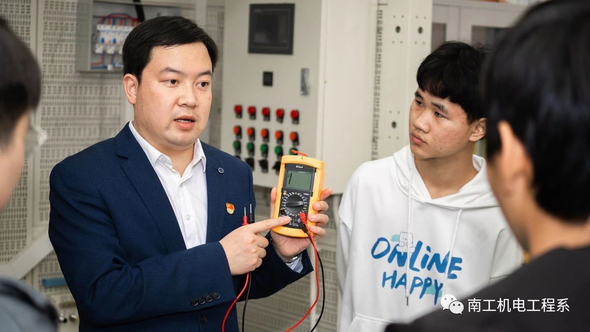 河南省“最美职教技术能手”——南阳工业学校冉中涛