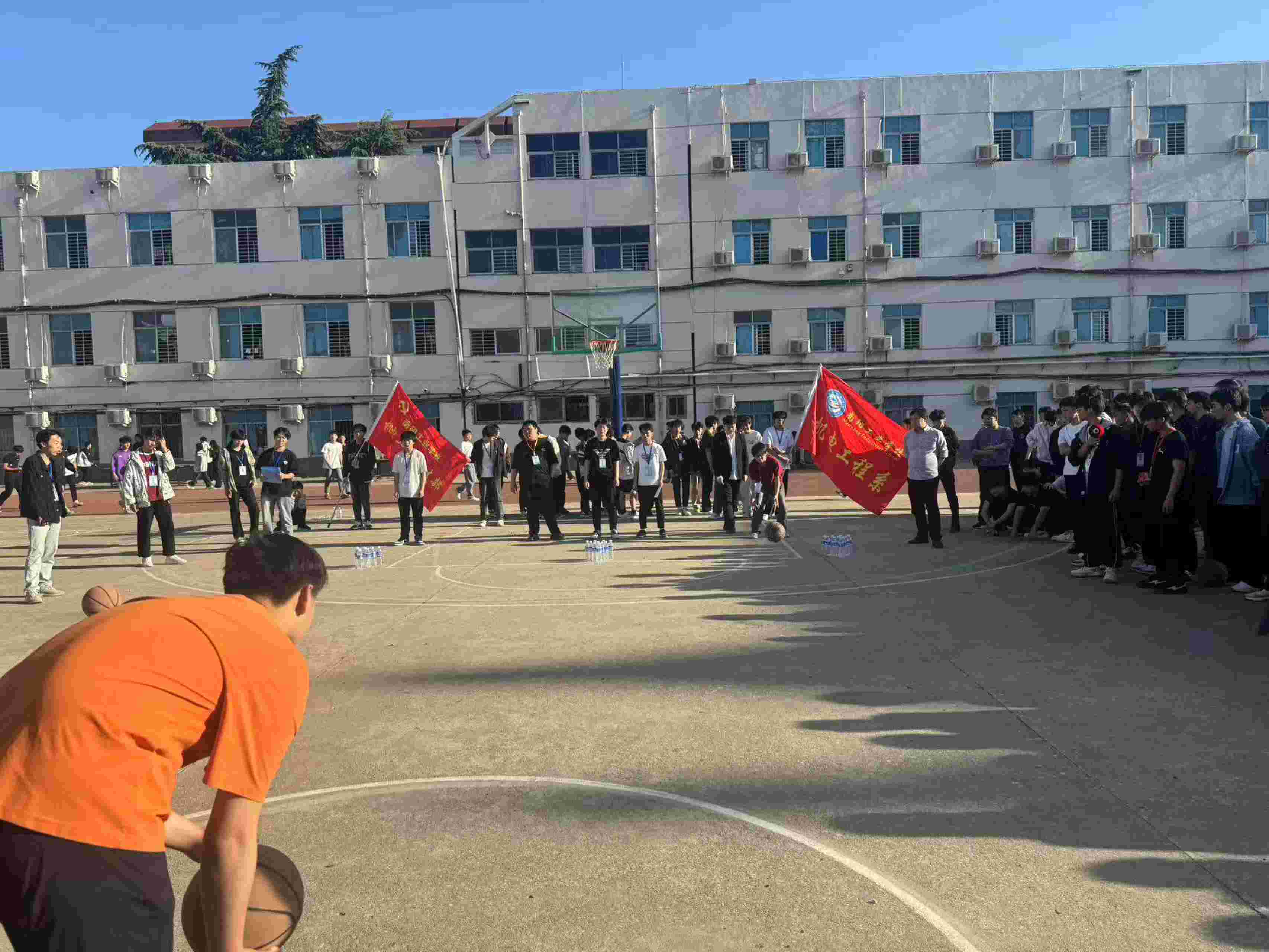 笑声与汗水齐飞——2025年春期机电工程系趣味运动会落下帷幕