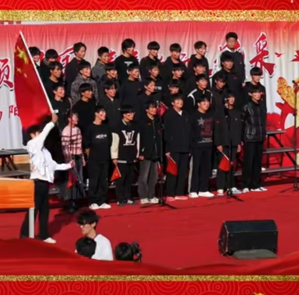 唱响红色旋律，展现汽车风采